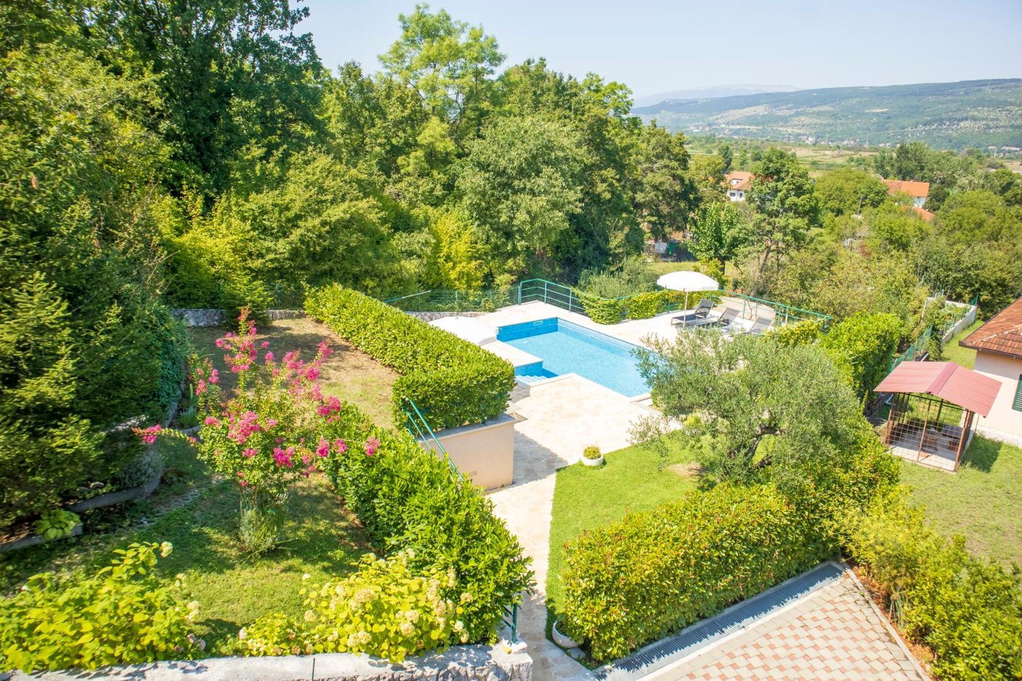 Villa Luna Имотски Екстериор снимка