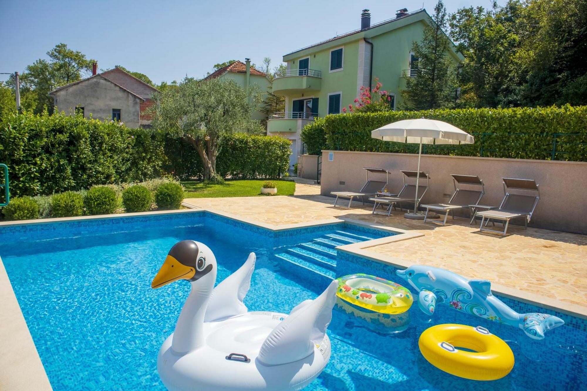 Villa Luna Имотски Екстериор снимка